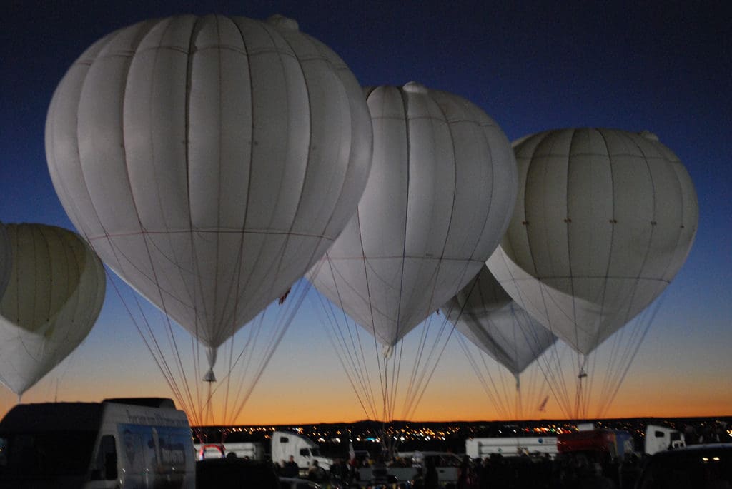2008 Albuquerque International Balloon Fiesta; Gas Balloons; Credit-Warner Photography https://www.flickr.com/photos/28947820@N03/3197911842/in/photolist-5SA8M5-2a4CWq-9ksh6D-6WVThT-8dB8Yu-52VFbG-82tuaA-5ivn56-6W3qrr-89k3WH-311aCt-813LDp-5Sw61k-4GbFVB-9utUpP-6DeuSj-8U7hUw-6koFij-9b77A2-6WnPbJ-8vDKEt-m5YGbD-7obkyK-4GbFhv-57LWHu-5fyK9L-bgVksF-4GbFtK-8Csr4A-8yrPmE-HK49BZ-6fFRyB-4GfQr7-8oQ5Yi-794mVa-8oTgHb-2EBTv-8moW7u-4GbEgg-pHsnd-8oQ7bg-8veWea-8BzVmR-8iTnp1-8t2h9p-8bG7V7-8mXgtk-5X1p4T-8vHcNk-aYTgsB